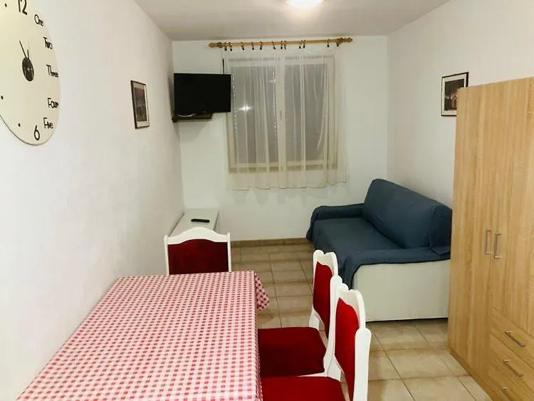 Apartment Apartmani Nela Novigrad  Croatia